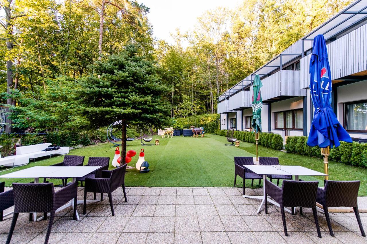 Hotel Veverica Тренчин Экстерьер фото